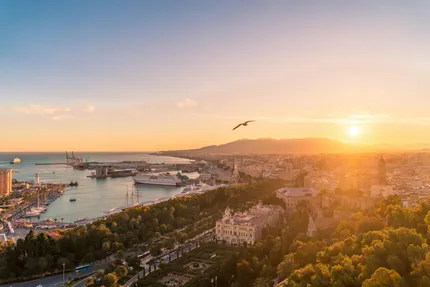 https://images.city-touring.com/1749646070332-large.webp