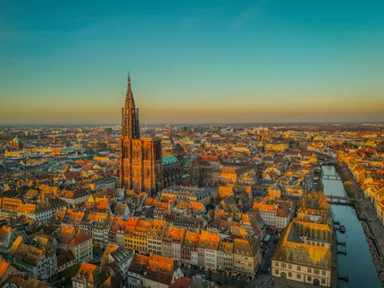 https://images.city-touring.com/1750169686587-large.webp