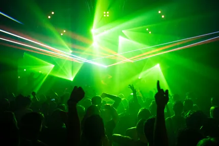 cities-with-best-and-famous-nightlife-partying