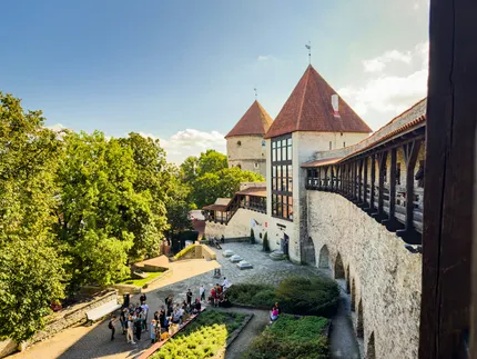 toompea walls