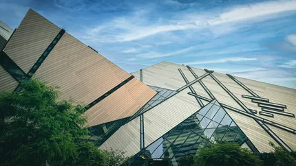 Royal Ontario Museum (ROM)