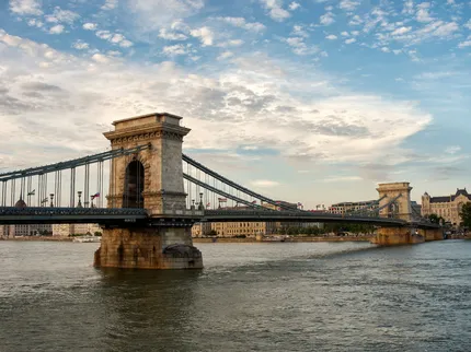 chain bridge